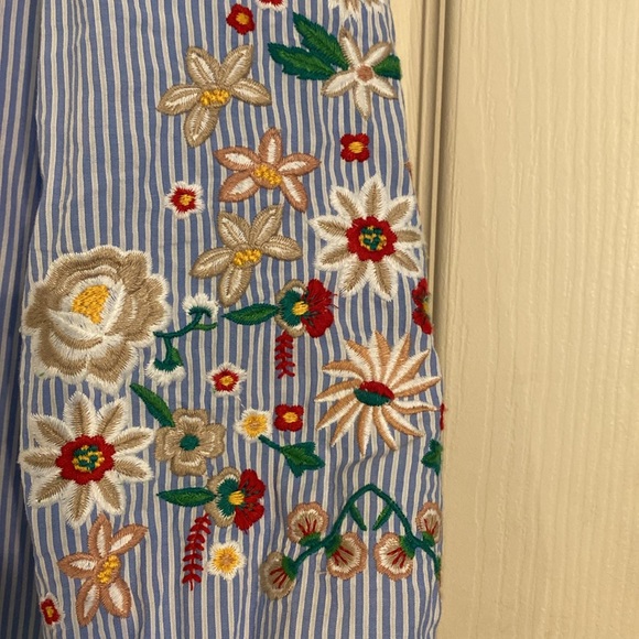 Embroidered blouse - Picture 2 of 2
